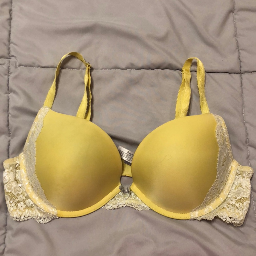 Victoria’s Secret push up 38 B